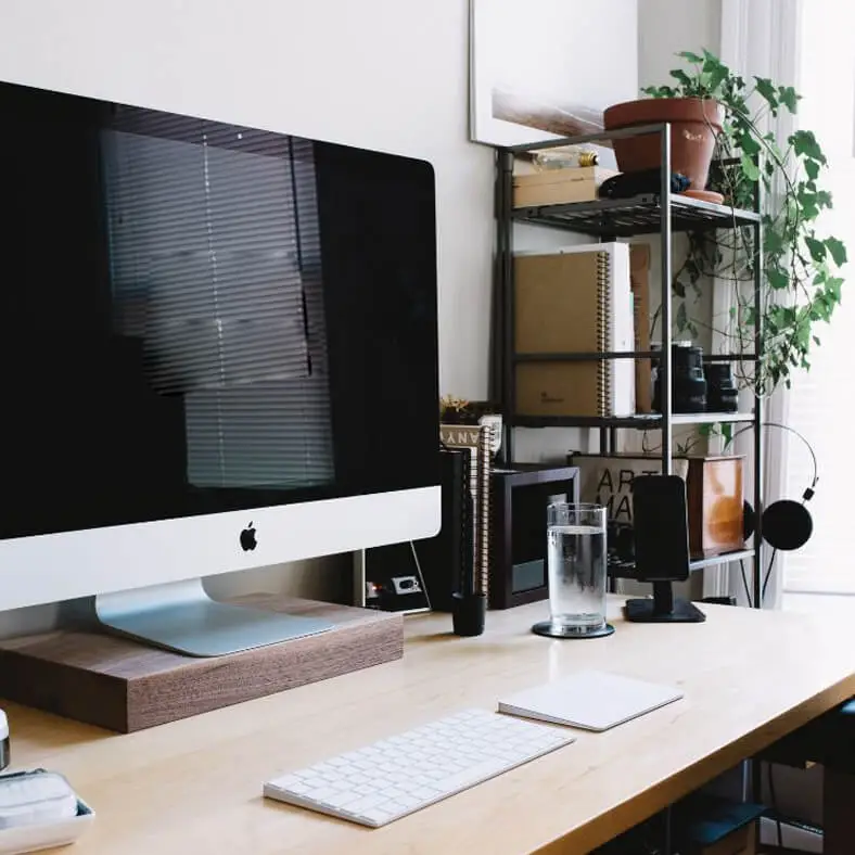 Choose-Influencers-Content-Creators (1)